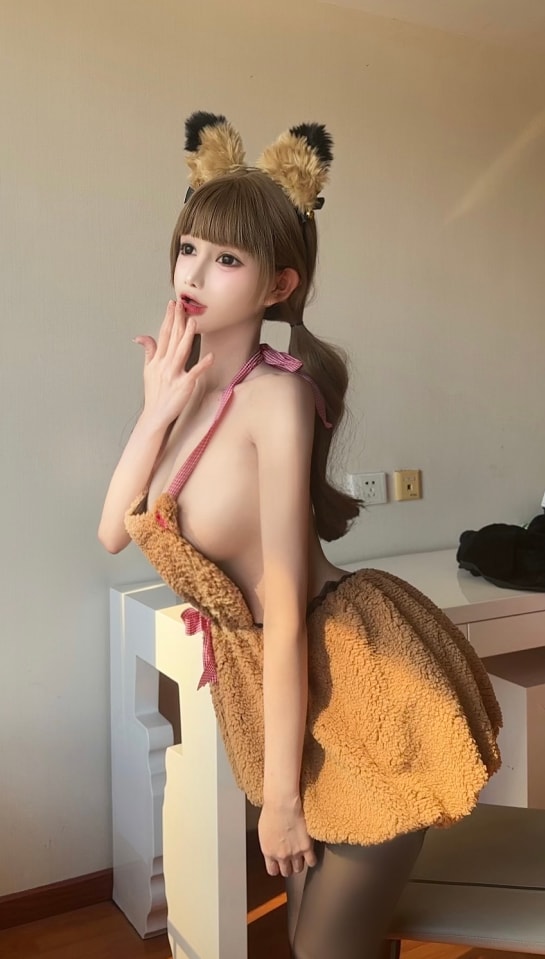 图片[1]-【微-密】无欲无求的推土君-红色战裙 [16P3V-396M]-蜜桃啵啵