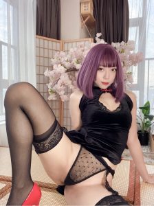 Money冷冷 – NO.42 高叉旗袍蕾丝裙[107P1V-2.40GB]VIP-蜜桃啵啵