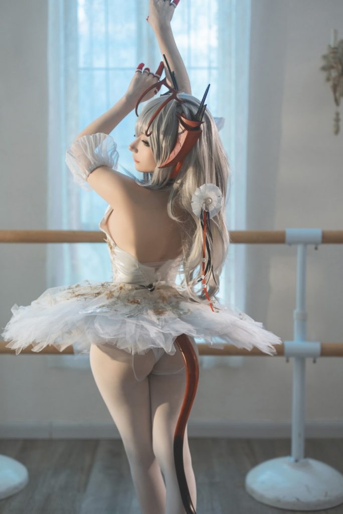 是三不是世w – NO.45 明日方舟-W芭蕾[27P-190MB]-蜜桃啵啵